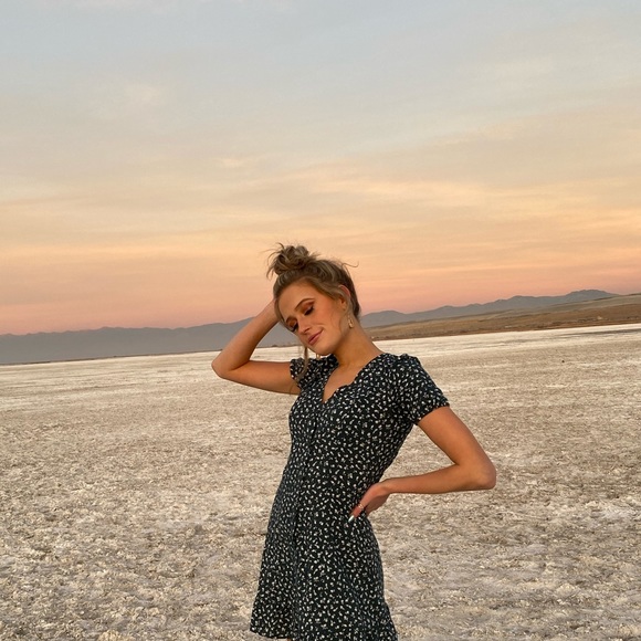 Meet your Posher, Hallie - Picture 1 of 1